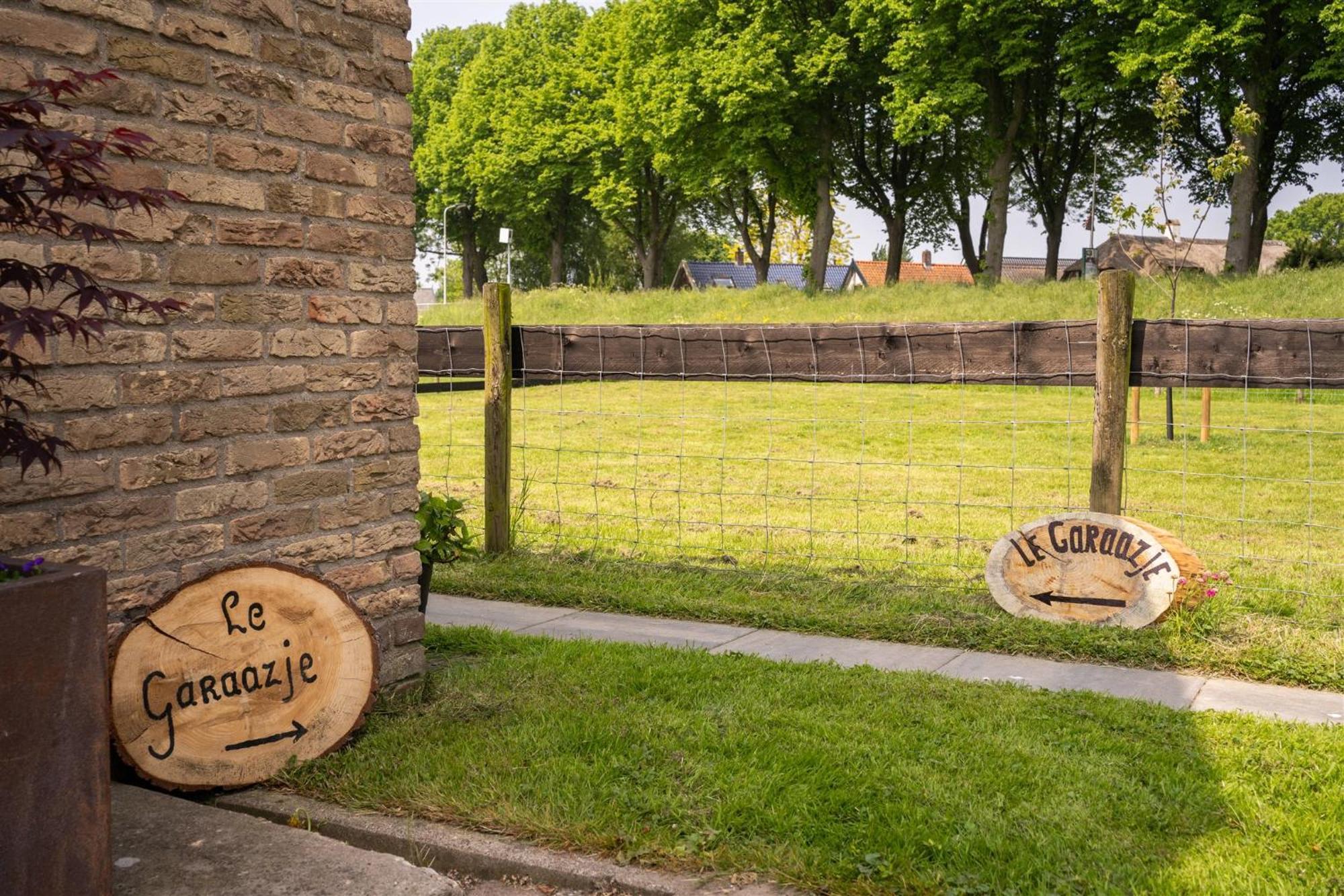 Vakantiewoning Le Garaazje 'S-Gravendeel Zewnętrze zdjęcie
